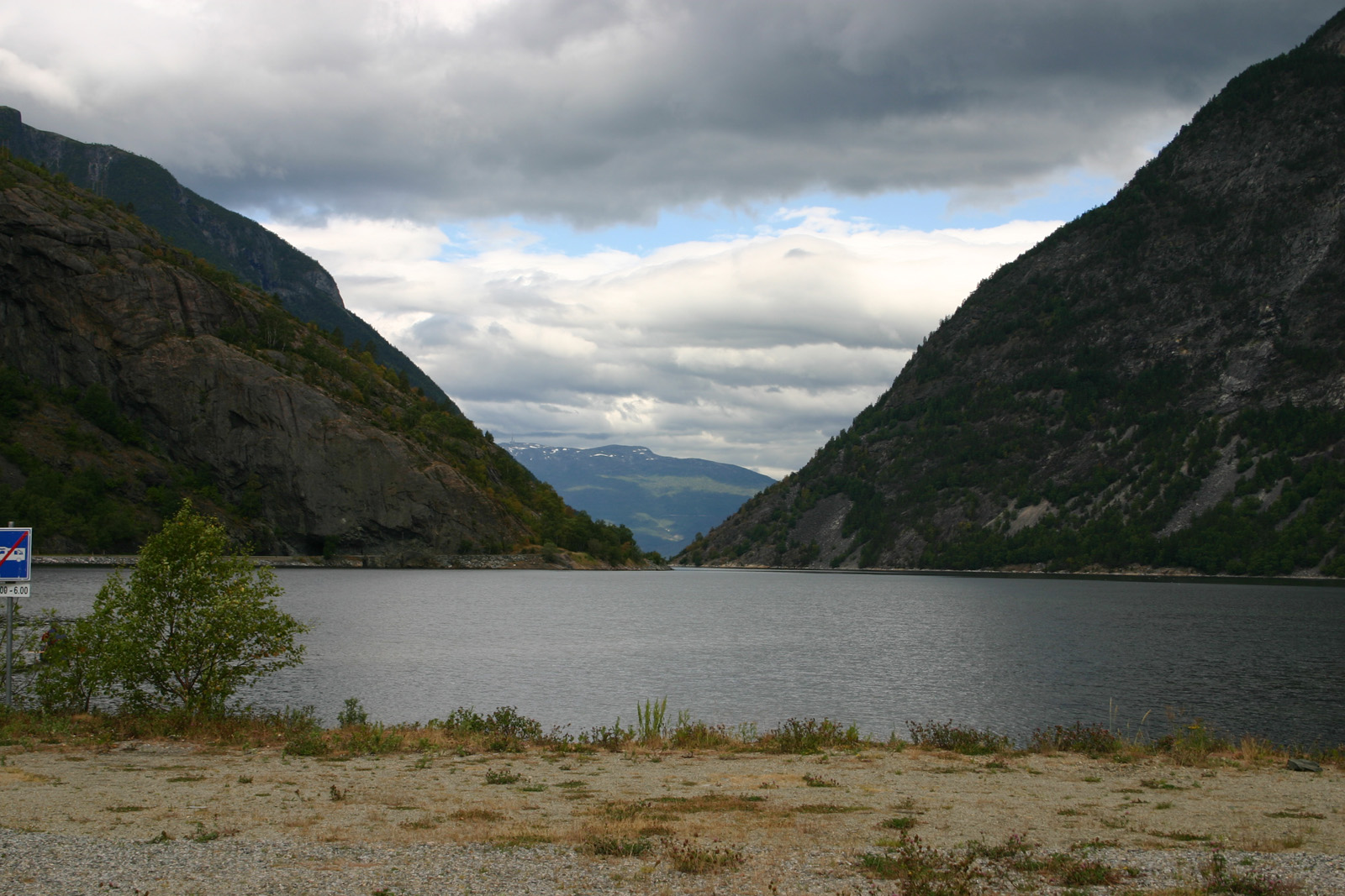 Overlooking the fjord at Flåm (1)
