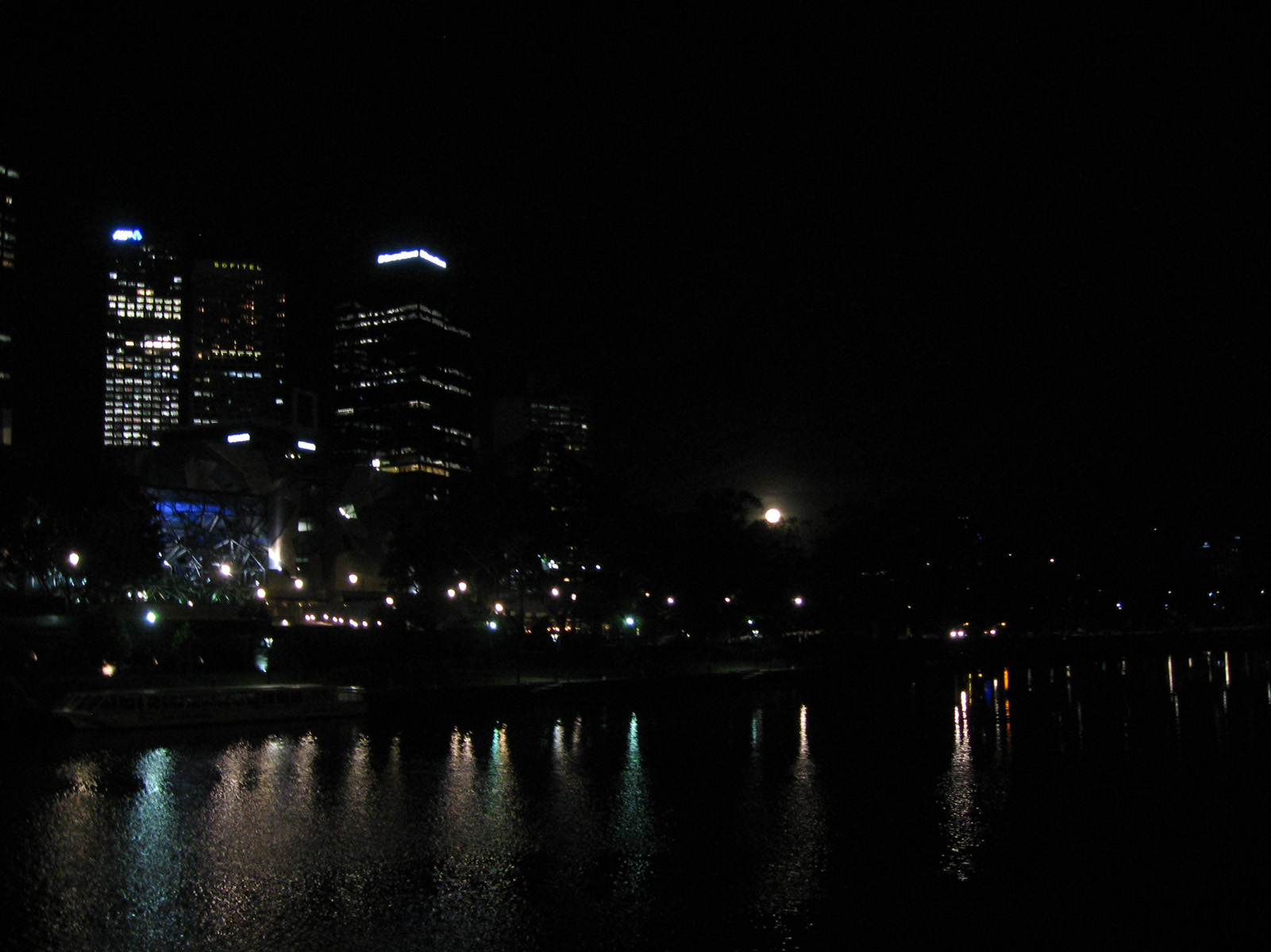 Melbourne by Night (1)